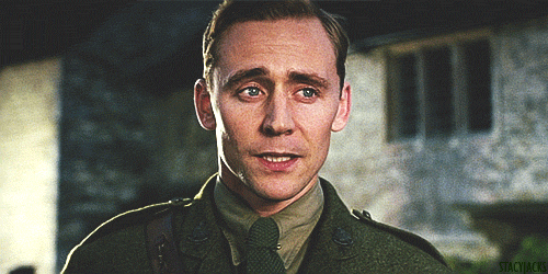 Top 10: Emotional War Books for Remembrance Day