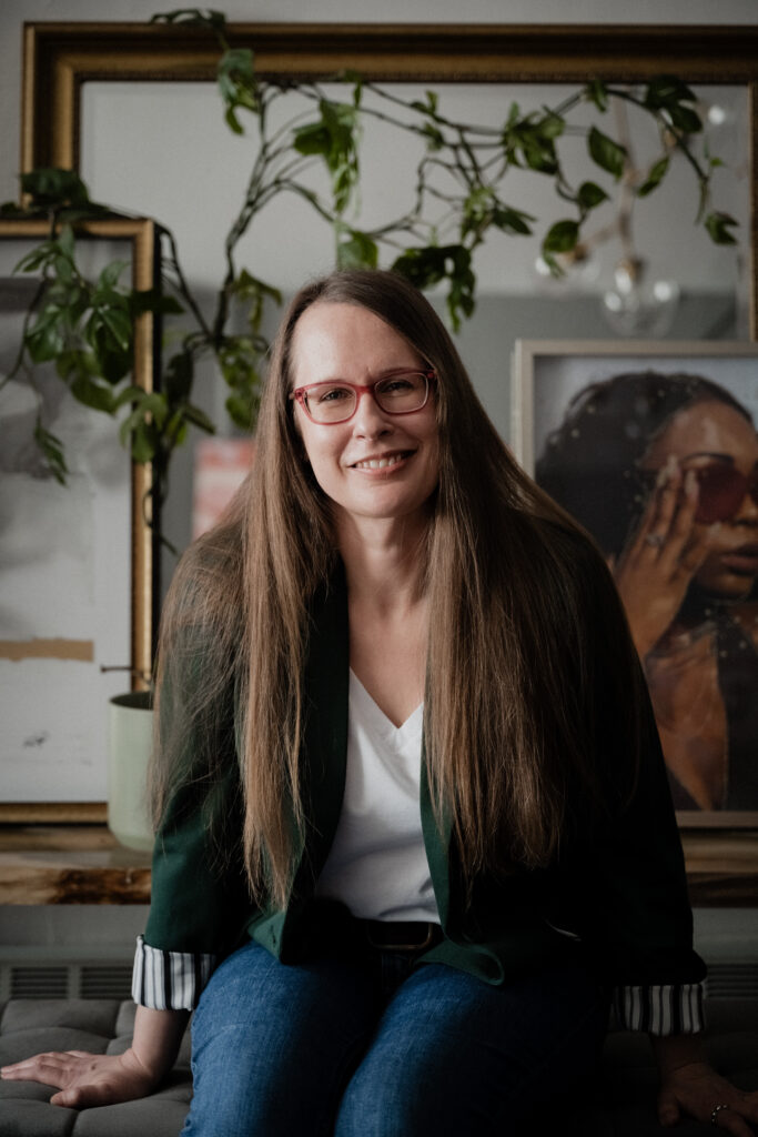 Lynda Williams author photo